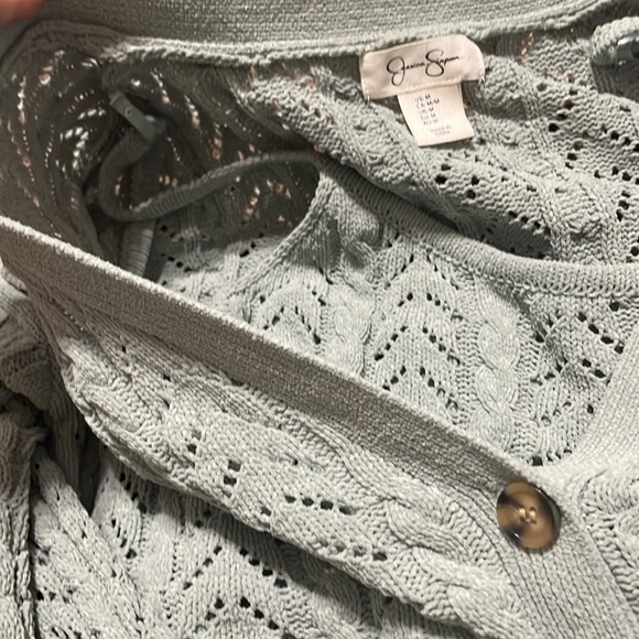 sweater - Picture 2 of 3